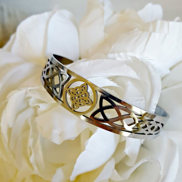 NEW! CELTIC Knot STAINLESS STEEL BRACELET - Picture 5 of 6